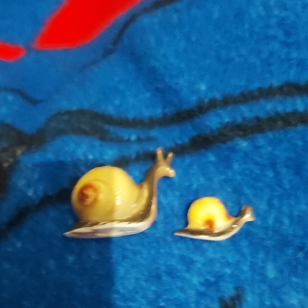 Vintage Ceramic Baby And Momma Snail Mini Sculptures